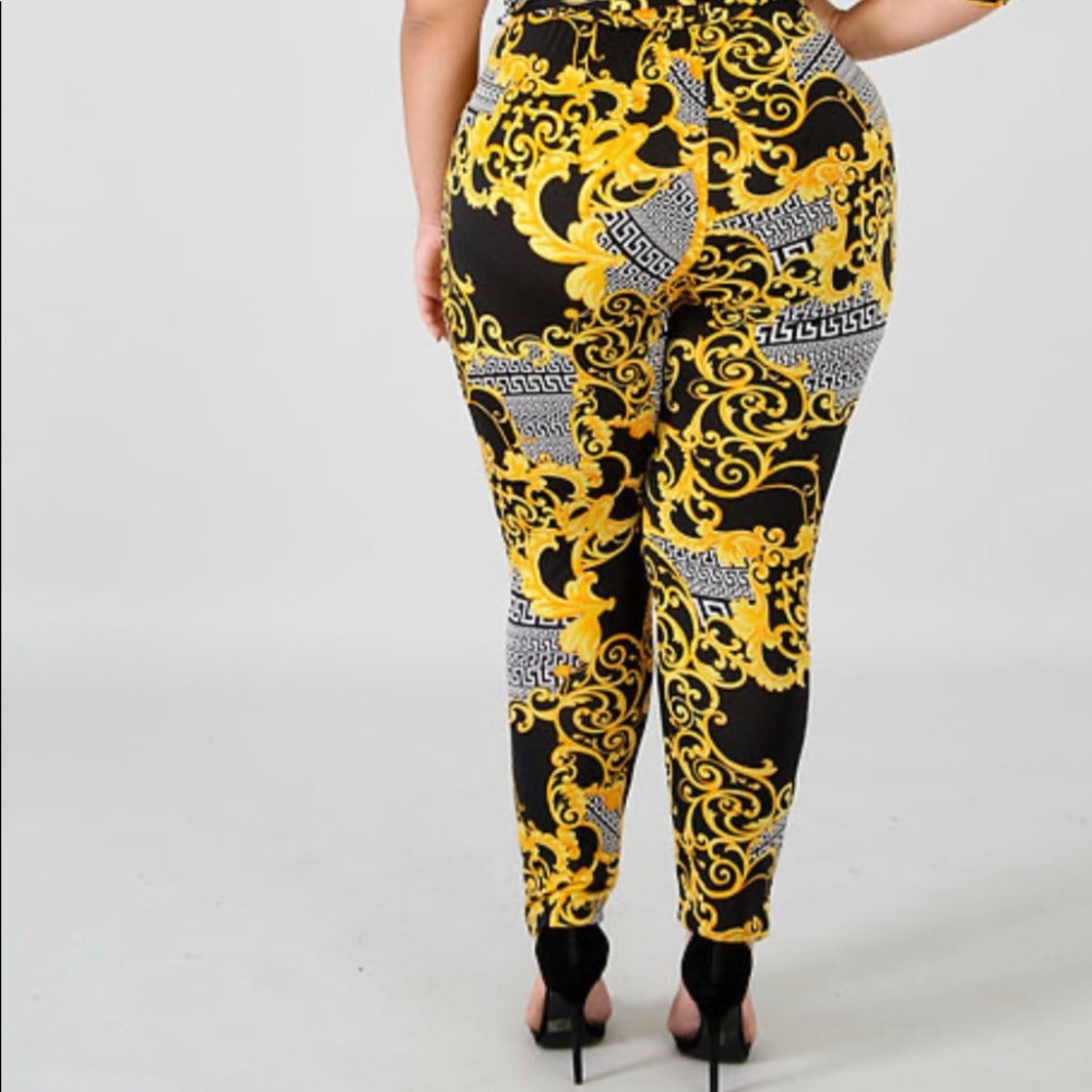 Clothing - Picture 6 of 6